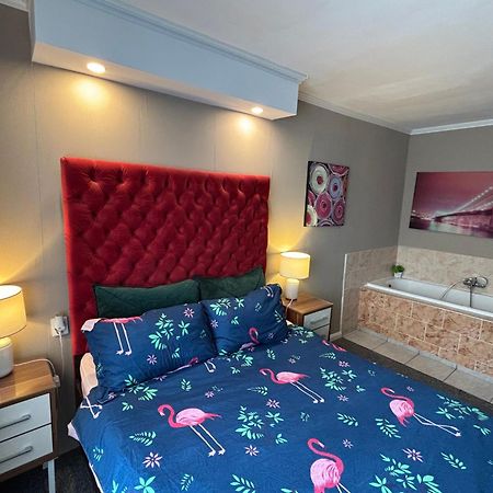 Garsoniera Riviera Apartment Bacău Екстериор снимка