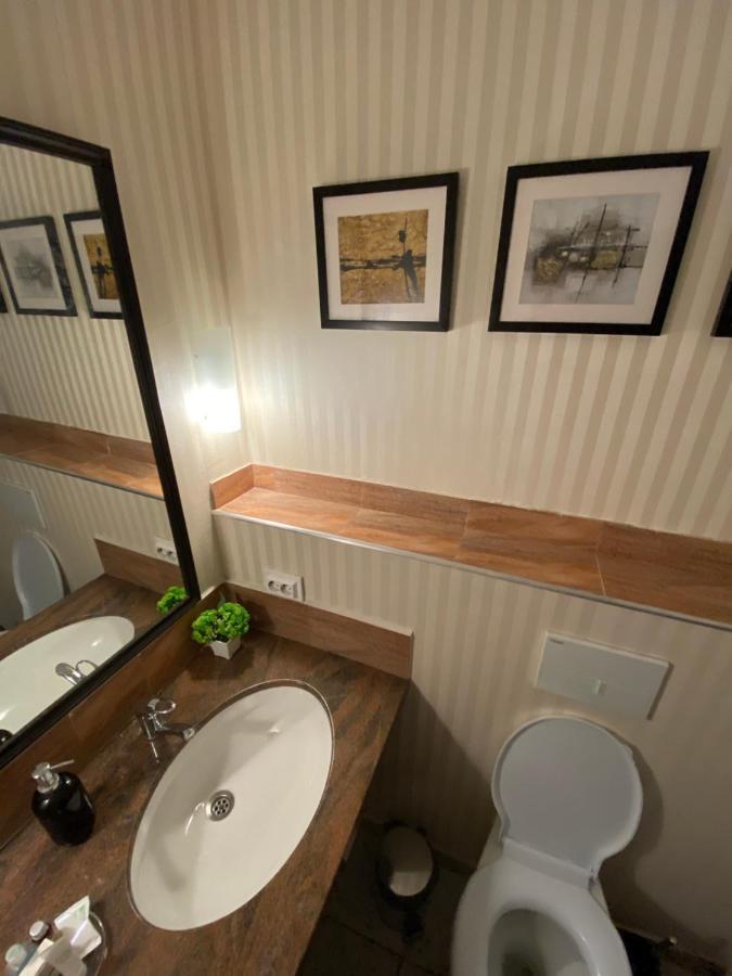 Garsoniera Riviera Apartment Bacău Екстериор снимка